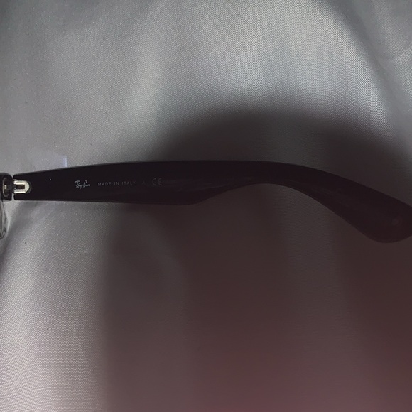 Ray-Ban New Wayfarer White and black. - Picture 5 of 7